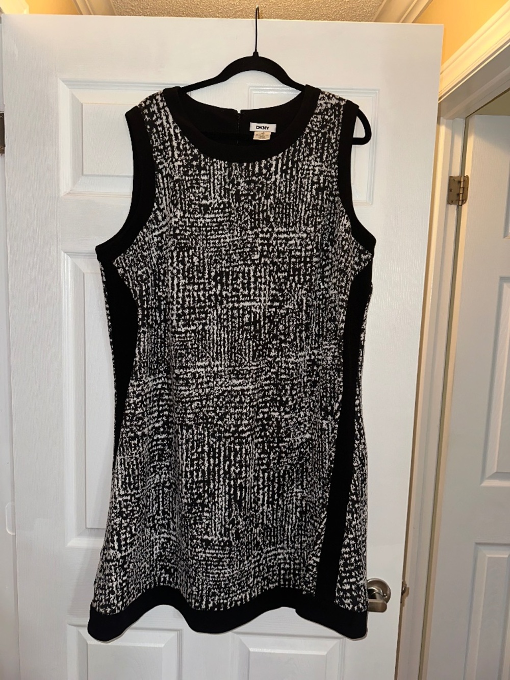 DKNY Black White Fit & Flare Dress 22W NWT MSRP $139